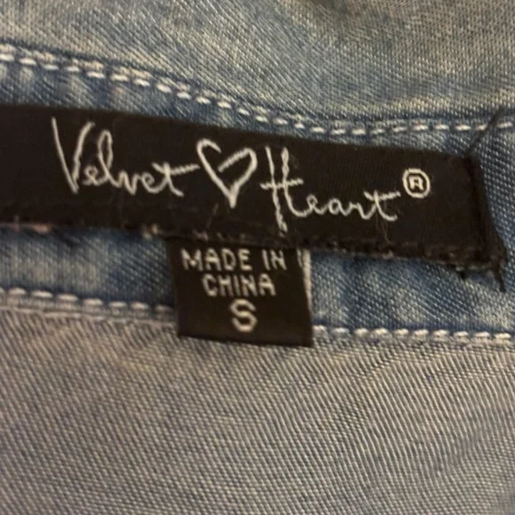 Velvet Heart | Chambray Button Down Balloon Sleeve Shirt | Small - Picture 7 of 9